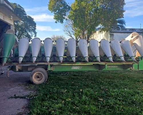 Cosechadora Araus 360 2006 + Maicero Ombu 11 a 52 año 2007