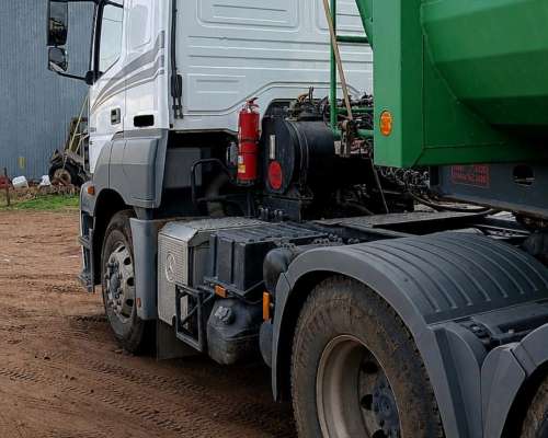 Mercedes Benz Axor 2544 6X2 con 174.000 km Caja Automática