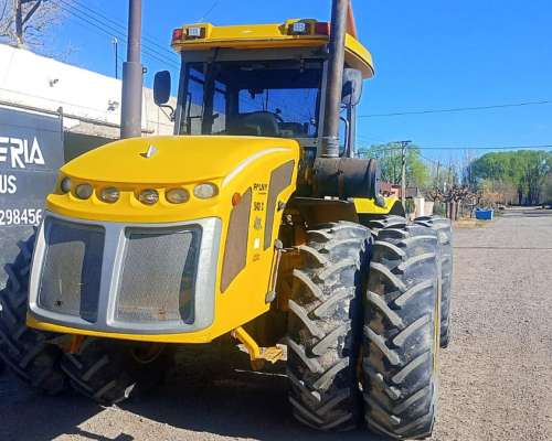 Tractor Pauny 540 año 2011.