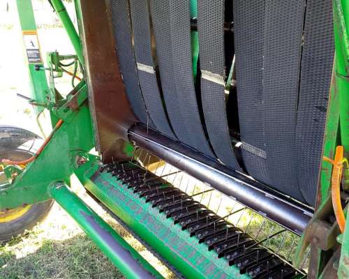 Rotoenfardadora John Deere 566
