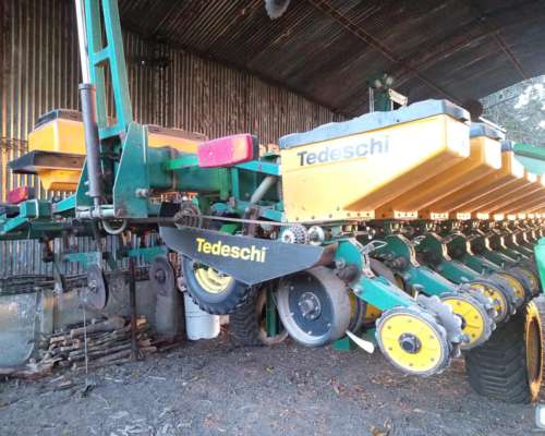 Sembradora Tedeschi 99 año 2004