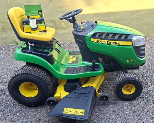 Tractor Cespero John Deere E140 Igual a Nuevo