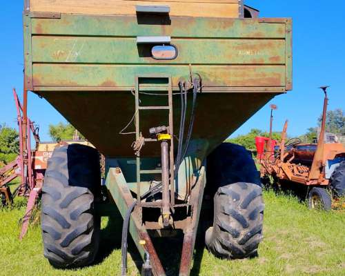 Tolva Autodescargable de 8 TN Santa Rosa