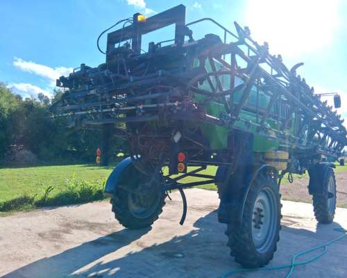 Pulverizador Metalfor de 3200 Lts
