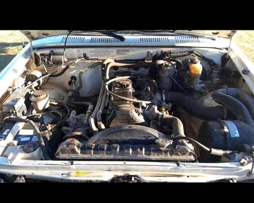 Toyota Hilux Cabina Simple 4X4