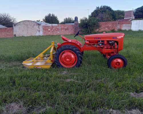 Vendo Tractor U25 Restaurado con Desmalezadora