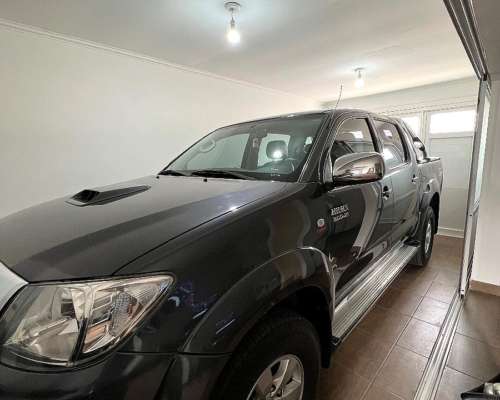 Toyota Hilux 2011 4at 4X4