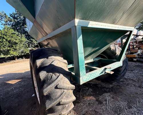 Mono Tolva Autodescargable 1 Eje Leval 8 TN