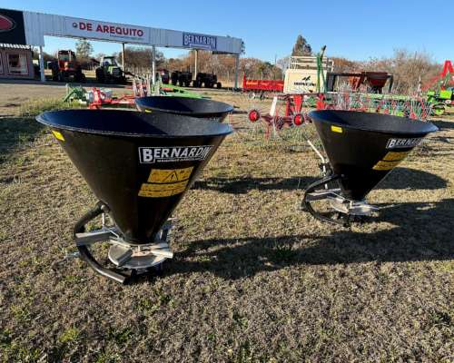 Fertilizadora Monodisco de 350lts para Tres Puntos