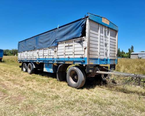 Acoplado Tahnos Baranda Volcable año 2013 con Destape