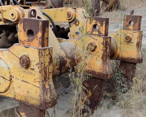 Topadora Komatsu D 85 12 con Scarificador Cordoba