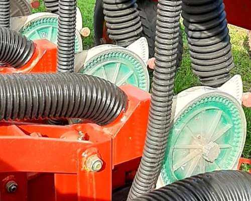 Sembradora Bertini Modelo 30000 con 20 S 40 Cms. y 16 a 52