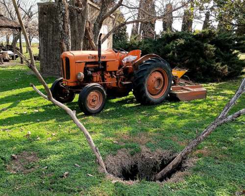 Vendo Tractor Fiat 411 con Levanté 3 Puntos y Desmalezadora