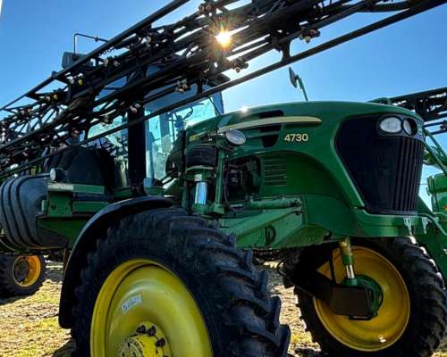Pulverizadora John Deere 4730, año 2010