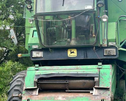 John Deere 975. año 1984.