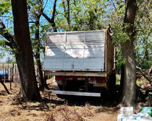 Acoplado Cerealero Helvetica 8 Boquillas 3 Puertas