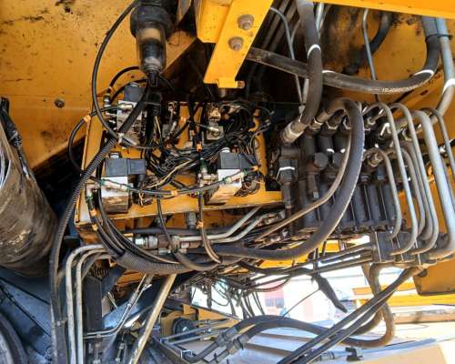 Cosechadora New Holland TC 5090–2008 con Cabezal