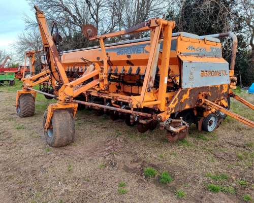 Agrometal TX Mega, 13 a 52.5 y 16 a 42 CM, 2011 - Disponible