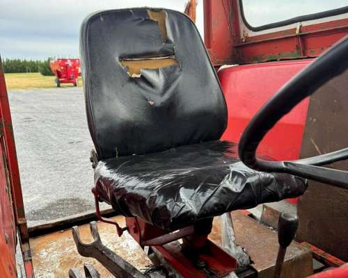 Tractor Massey Ferguson 1075 con Dirección Hidráulica