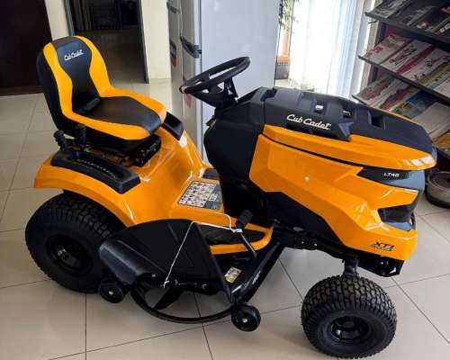 Tractoricto de Cortar Cesped Pasto CUB Cadet 20 HP