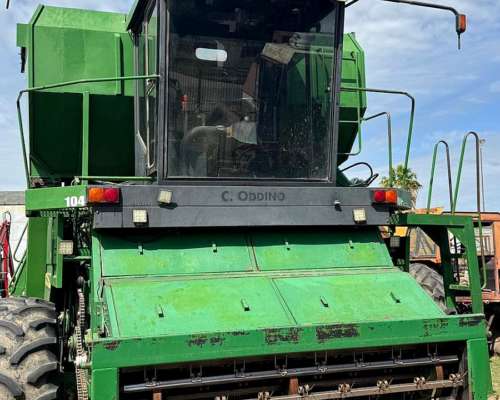 Cosechadora de Mani Leonarth Doble Hilera Autopropulsada