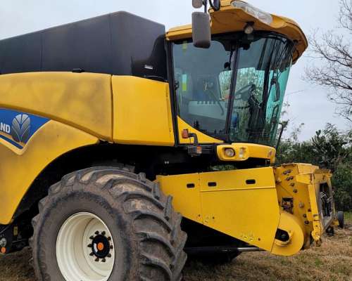 Cosechadora New Holland CR 6080, año 2017