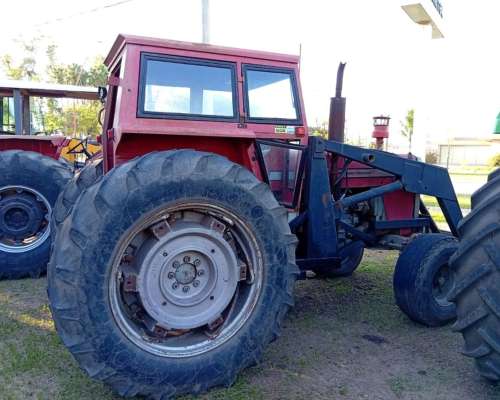 Tractor Massey Ferguson 1195 con Pala Cargadora y Cabina