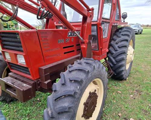 Tractor Fiatagri 880 DT con Pala Frontal