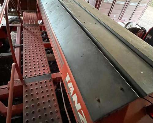 Sembradora Tanzi 4350 de 24 a 19cm muy Buena