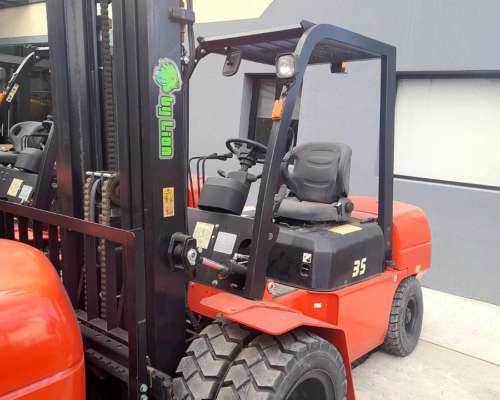 Autoelevador 3.5 Toneladas Torre Triple Diesel Ruedas Duales