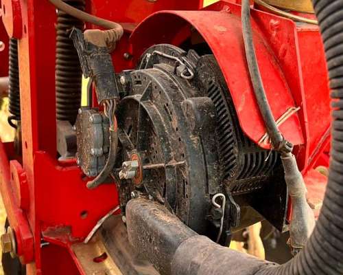 Sembradora Apache 27000+ con Precision Planting