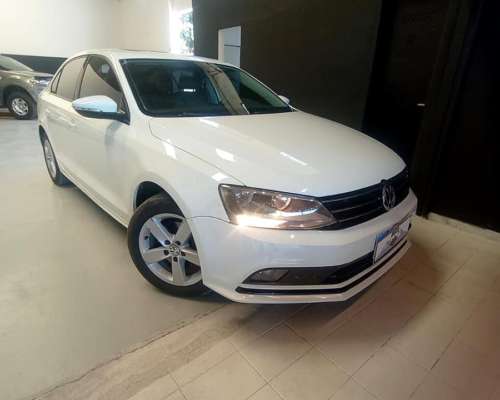 Volkswagen 2018 Vento 1.4tsi Comf TIP $27.600.000 132.000km