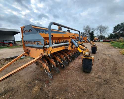 Sembradora Agrometal MX 33 a 21 Grano Fino con Alfalfero