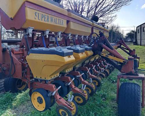 Sembradora Super Walter de 14 Surcos a 52 cm
