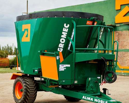Mixer Vertical 14 M3 Descarga Lateral C/balanza Agromec