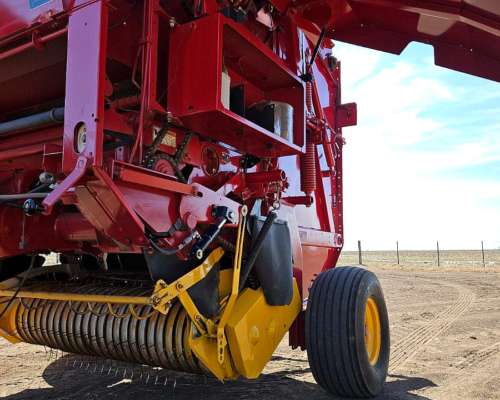Enrolladora New Holland BR 7090 Americana, año 2011