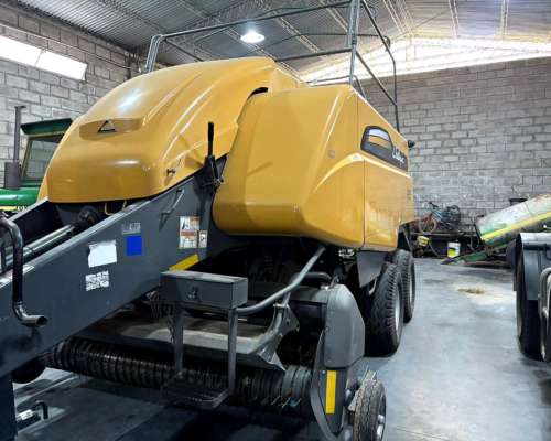 Enfardadora Challenger Modelo Lb33b Cutter.