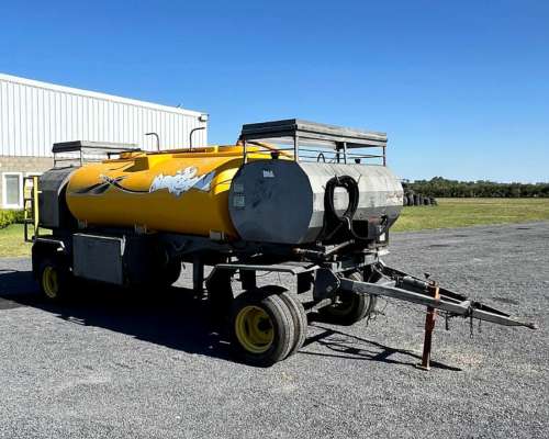 Acoplado Tanque Combinado Metalpaz de 3500 Lts de Agua