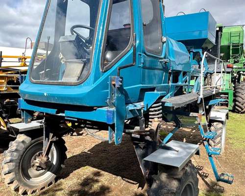 Fertilizadora Motriz Pla con Yomel 1500 Kg