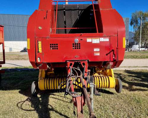 Rotoenfardadora New Holland BR7070