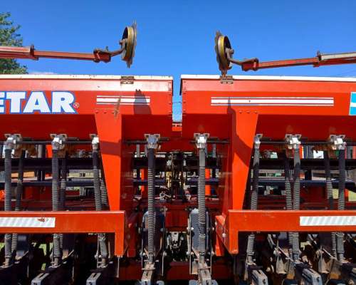 Sembradora Metar 4.200 de 19 Lineas a 19cm y 19 a 42cm y ALF