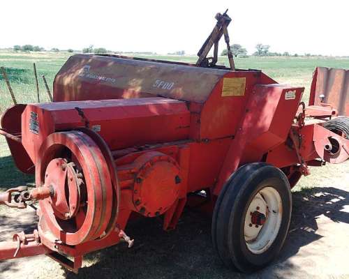 Enfardadora Mainero 5600