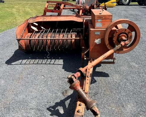 Enfardadora Mainero RF90 con Atador a Alambre