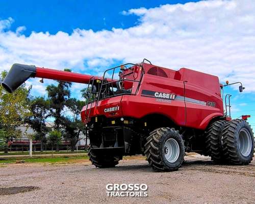 Cosechadora Case 7130, Draper 35 Pies, 1.400 Horas, 2016