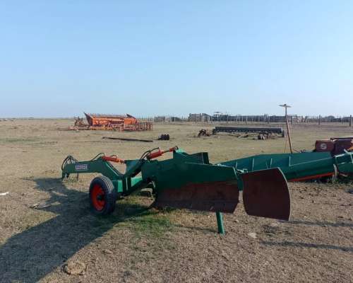 Venta Campo a Tranquera Cerrada (con 900 Vientres Bradford)