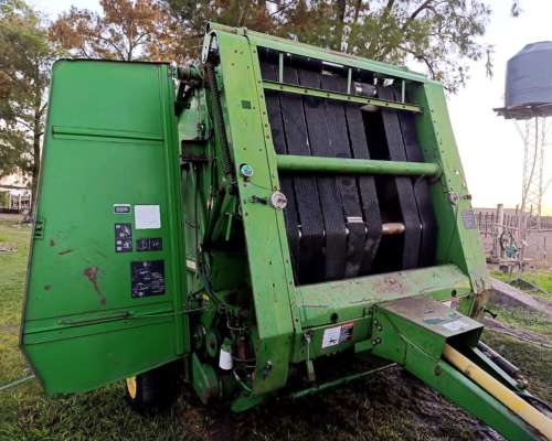 Rotoenfardadora John Deere 535
