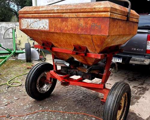 Fertilizadora Yomel de 1000 Lts Bidisco