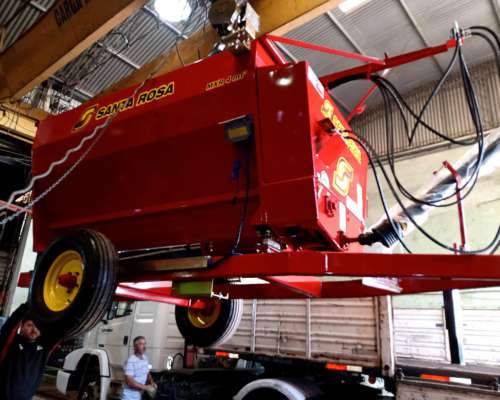 Mixer Santa Rosa de 4 MTS3 en UN Eje