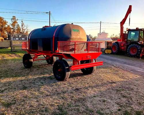 Acoplado Tanque 3.500 Lts – Agua / Gasoil – Tanque Plástico
