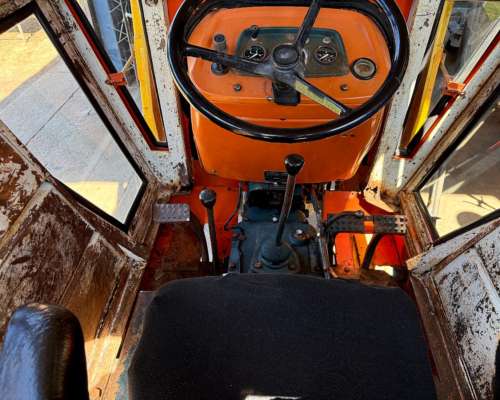 Fiat 700 e año 1978 con Pala Frontal TBH